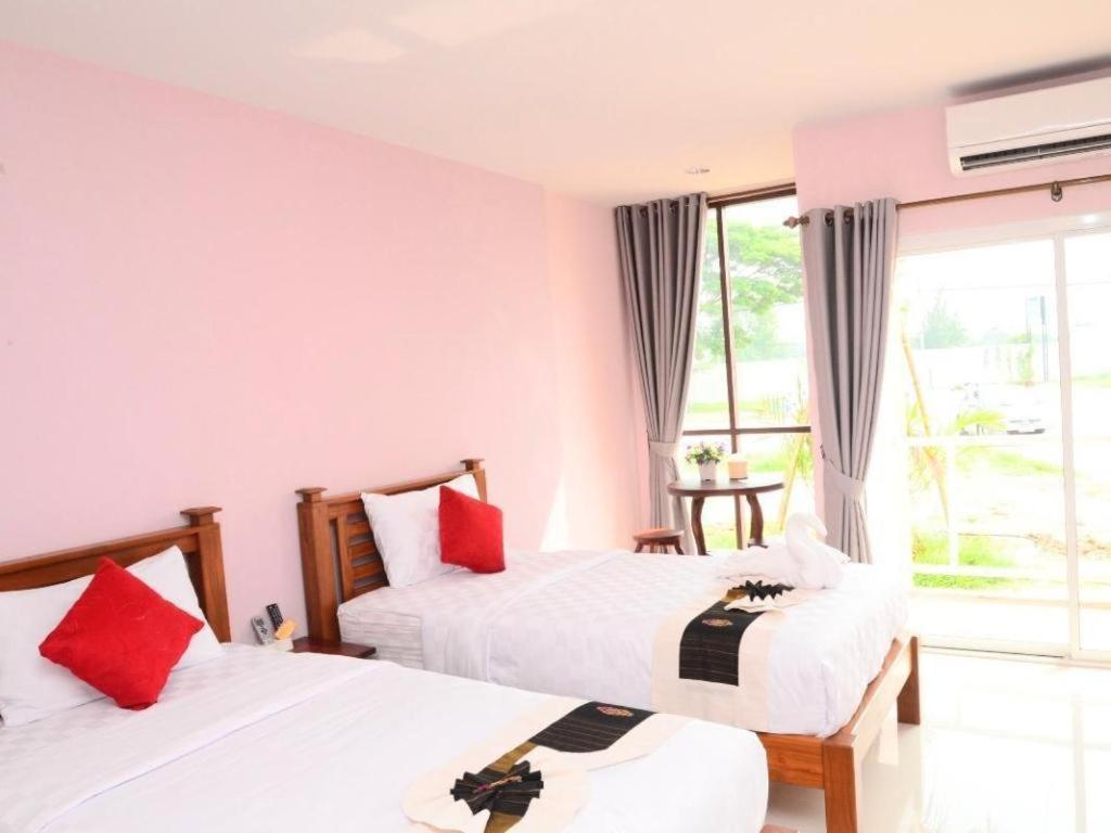 Juntima Boutique Hotel Phetchaburi Esterno foto