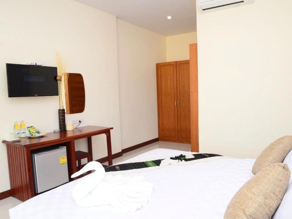 Juntima Boutique Hotel Phetchaburi Esterno foto