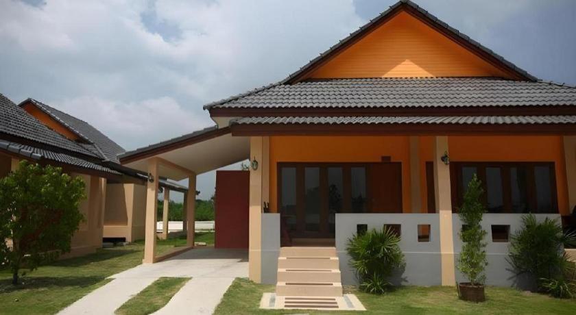 Juntima Boutique Hotel Phetchaburi Esterno foto