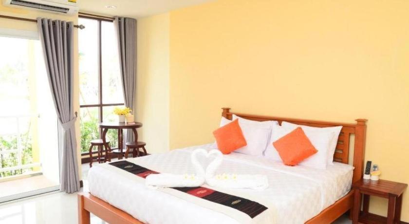 Juntima Boutique Hotel Phetchaburi Esterno foto