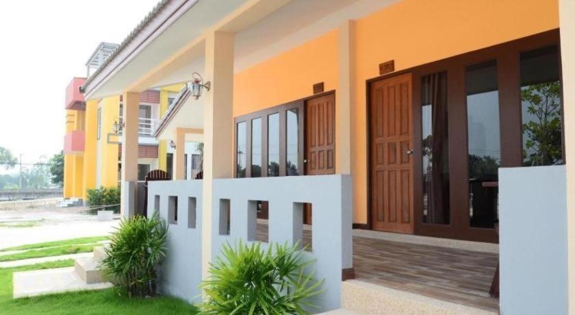 Juntima Boutique Hotel Phetchaburi Esterno foto